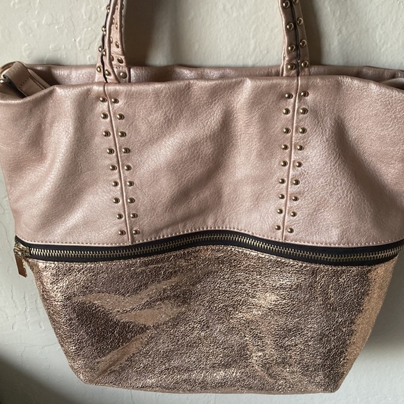 ROSE GOLD ROUND STUD SATCHEL - Picture 2 of 7